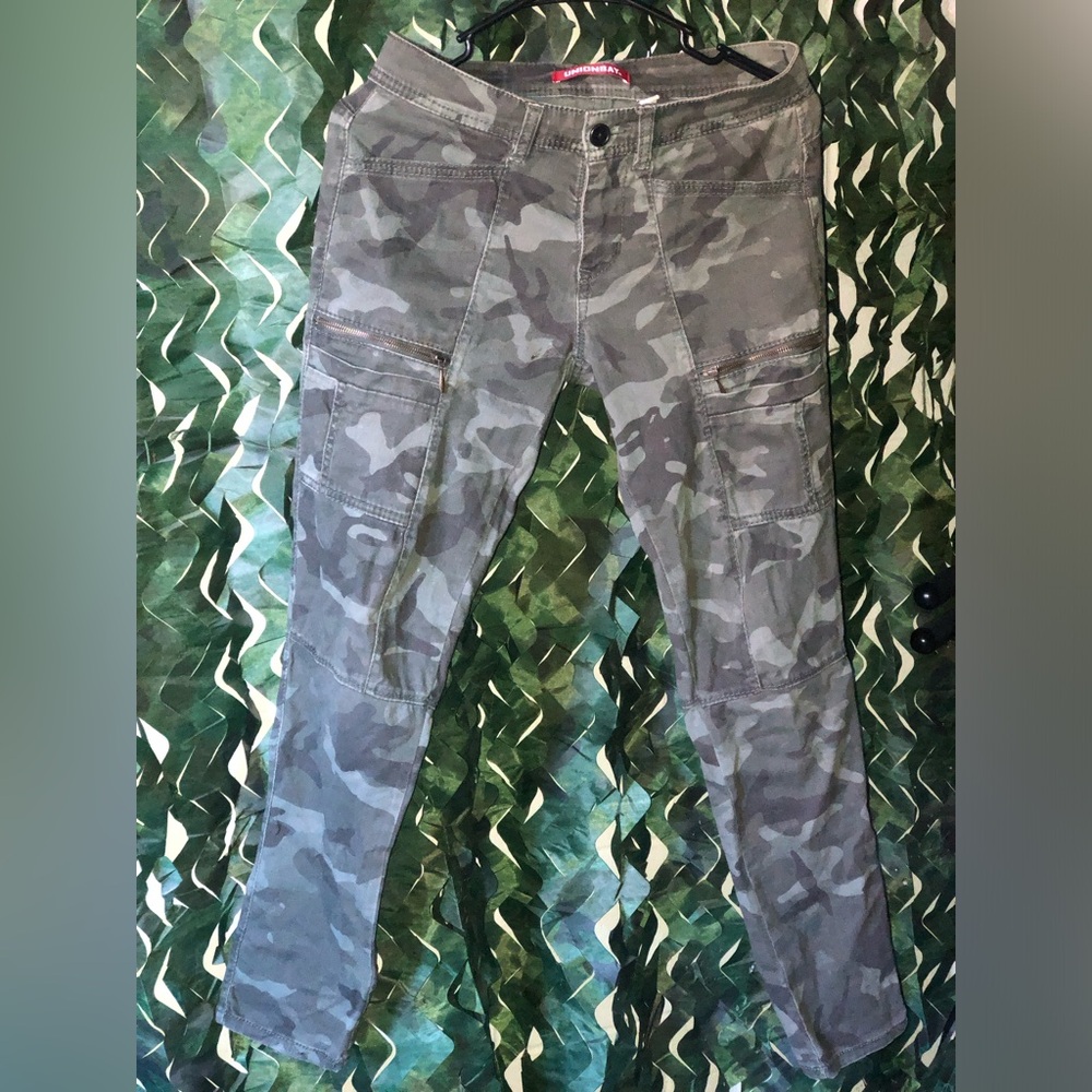 UNIONBAY Gray Camo Cargo Pants